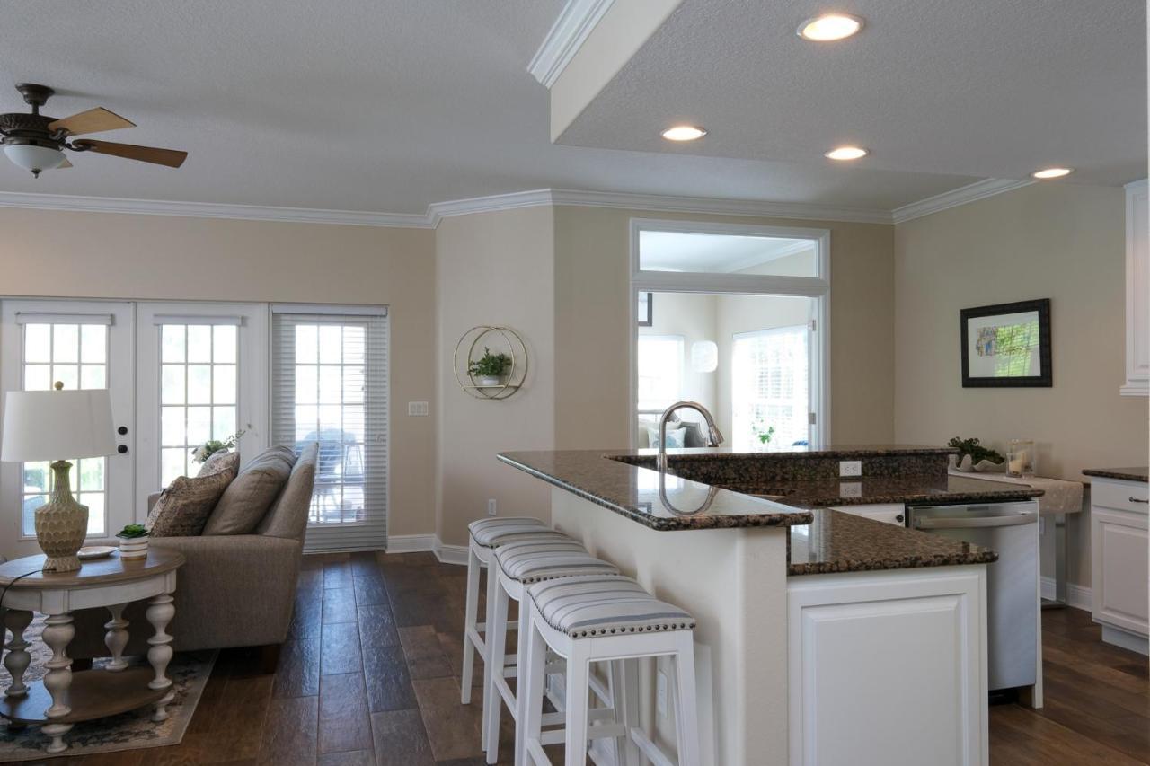 Hibiscus Hideaway Condo Walk To Historic Bridge St Bradenton Beach Exteriör bild