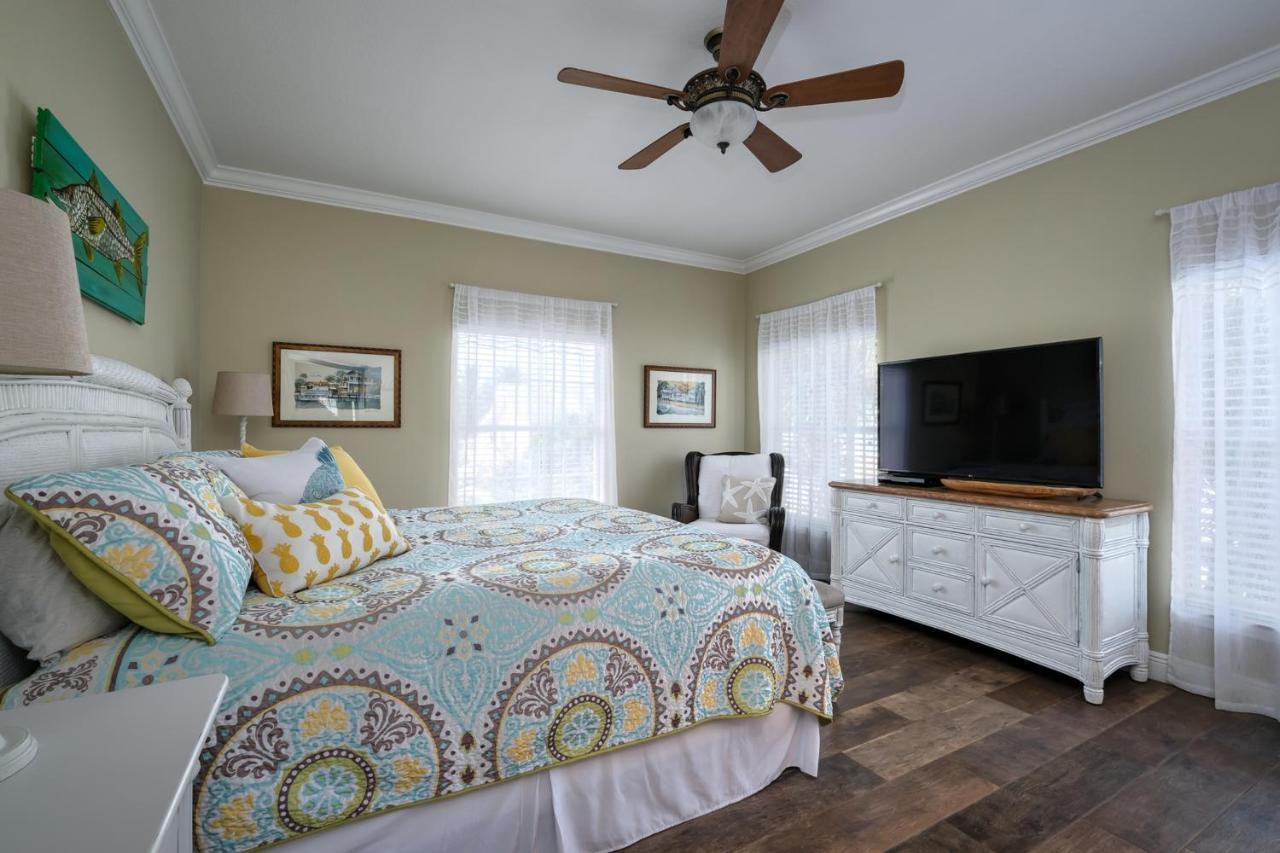 Hibiscus Hideaway Condo Walk To Historic Bridge St Bradenton Beach Exteriör bild